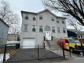 29 Madonna Pl in East Orange, NJ - Building Photo