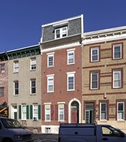 2043 Green St in Philadelphia, PA - Building Photo