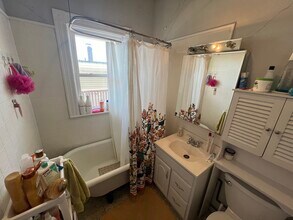 51 Ibbetson St, Unit 3 in Somerville, MA - Foto de edificio - Building Photo