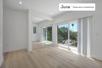 Private bedroom in 4 bed/3 bath Home in Los Angeles, CA - Building Photo - Building Photo