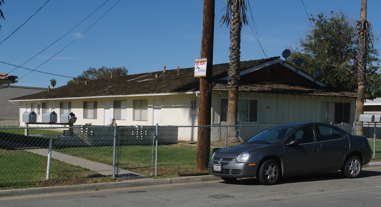 655 American Ave in Beaumont, CA - Building Photo