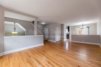 8015 Windsor Dr in Darien, IL - Building Photo - Building Photo