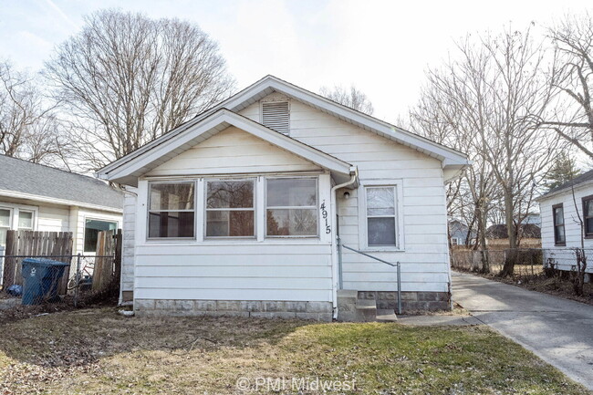 4915 Crittenden Ave in Indianapolis, IN - Building Photo - Building Photo