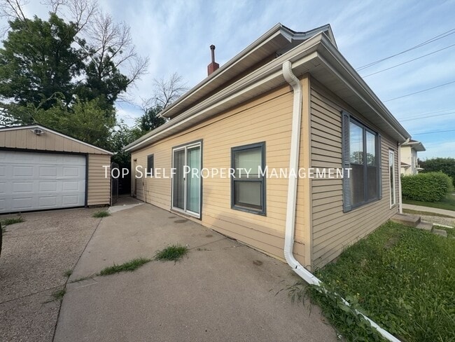 property at 1215 Guthrie Ave