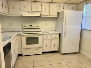 8810 W McNab Rd in Tamarac, FL - Building Photo - Building Photo