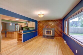 5310 Regent St in Madison, WI - Building Photo - Building Photo