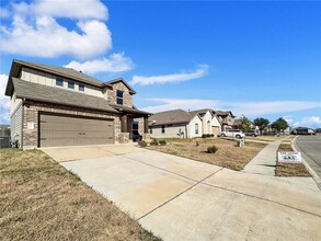 129 Painted Desert Ln in Buda, TX - Building Photo - Building Photo