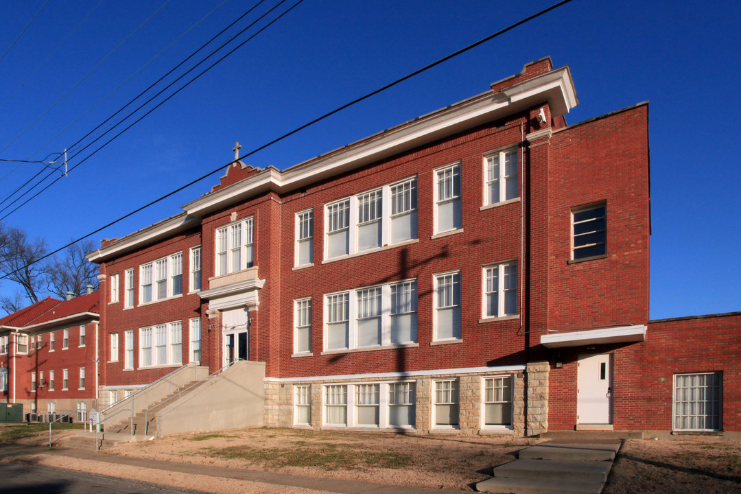 Saint Columba Court in Louisville, KY - Building Photo