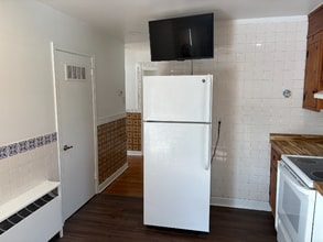 77 Winding Ln in Feasterville-Trevose, PA - Foto de edificio - Building Photo