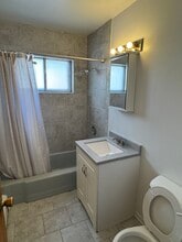 1948 Oak St, Unit 1 West in Blue Island, IL - Foto de edificio - Building Photo