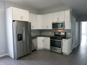 1934 W Chicago Ave-Unit -# 2 in Chicago, IL - Building Photo - Building Photo