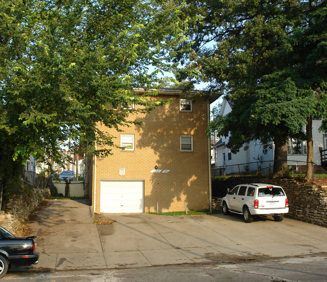 834 S 29th St in Omaha, NE - Foto de edificio - Building Photo