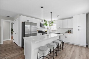 139 Fir St in Henderson, NV - Building Photo