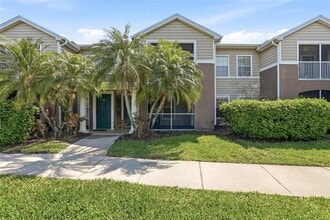 8809 Manor Loop in Lakewood Ranch, FL - Building Photo - Building Photo