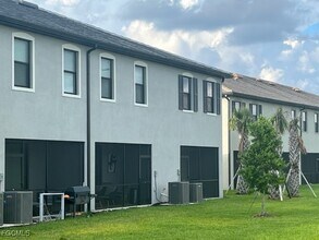 14165 Pine Lodge Ln in Ft. Myers, FL - Building Photo - Building Photo