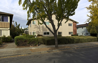 1663 Ontario Dr in Sunnyvale, CA - Building Photo - Building Photo