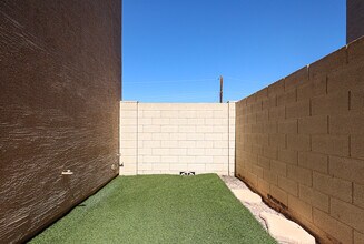 3221 N 37th St, Unit 32 in Phoenix, AZ - Foto de edificio - Building Photo