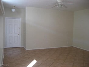 6142 Highland Gardens Dr in North Las Vegas, NV - Building Photo - Building Photo