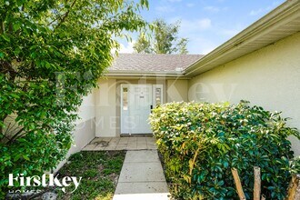 1905 Eden Dr in Deltona, FL - Foto de edificio - Building Photo