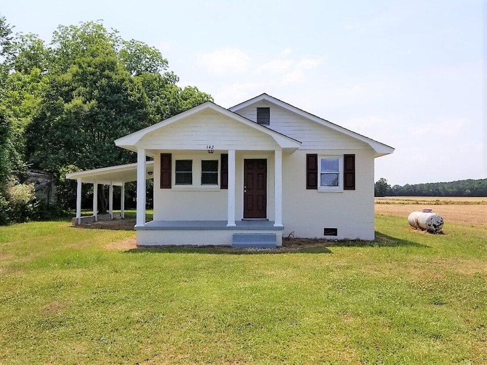 142 Booker St in Pikeville, NC - Building Photo