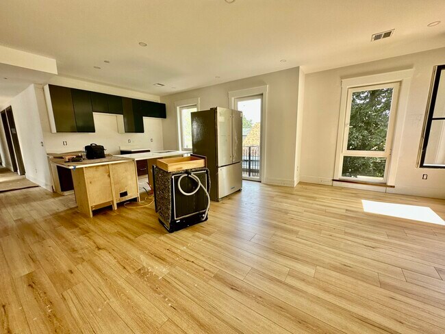 100 Mount Pleasant Ave, Unit 1F in Boston, MA - Building Photo - Building Photo