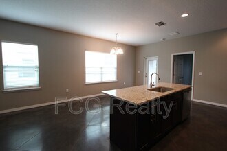 2857 Whispering Trails Dr in Winter Haven, FL - Building Photo - Building Photo