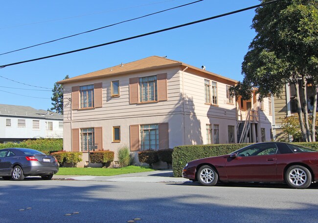 220 N San Mateo Dr in San Mateo, CA - Foto de edificio - Building Photo