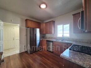 3102 40th St in Sacramento, CA - Building Photo - Building Photo