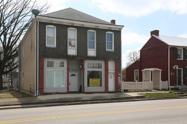 118 E Saint Louis St in Lebanon, IL - Building Photo - Building Photo