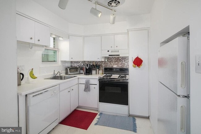 2702 Cranston Rd in Philadelphia, PA - Building Photo - Building Photo