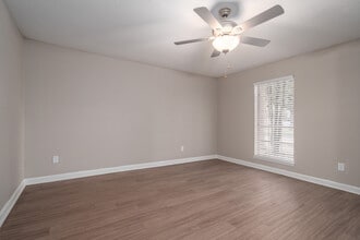 8601 Broadway in Houston, TX - Foto de edificio - Interior Photo