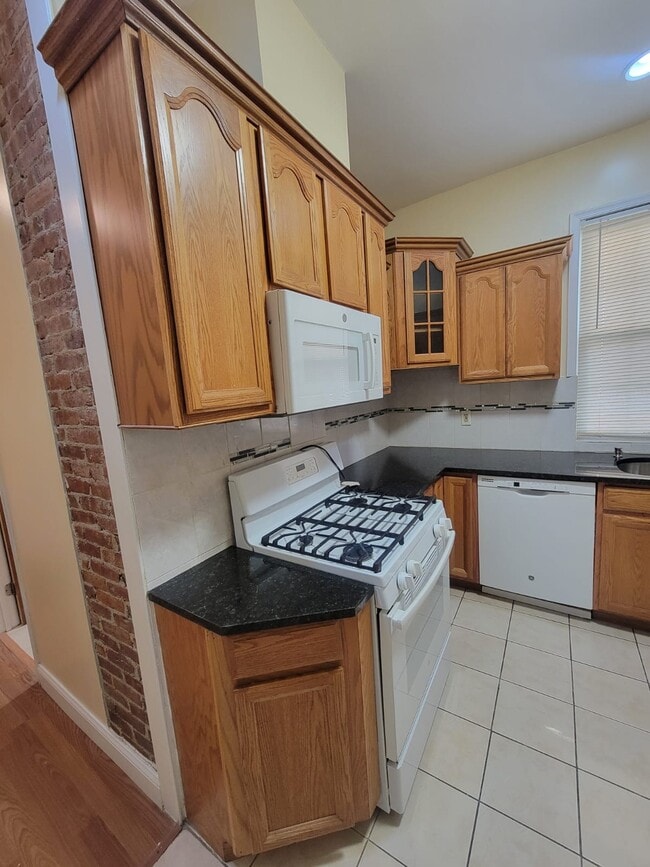54 Warner Ave