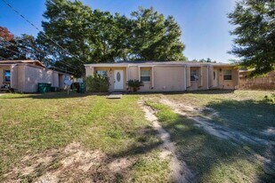 607 W Sunset Blvd in Fort Walton Beach, FL - Building Photo