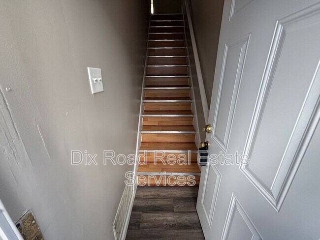 37-39 E Helena St in Dayton, OH - Building Photo - Building Photo
