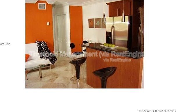 150 SW 10th St in Miami, FL - Building Photo - Building Photo