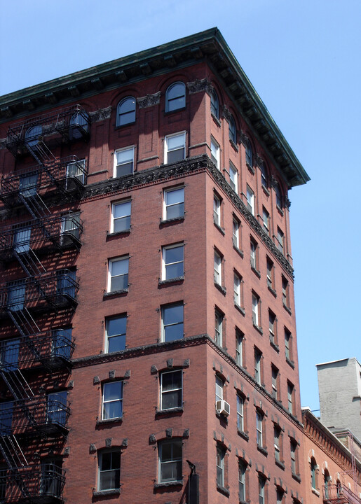 76 Laight St in New York, NY - Building Photo