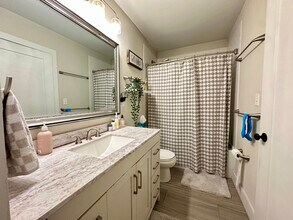 17 Playstead Rd, Unit 1 in Boston, MA - Building Photo - Building Photo