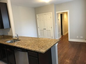 4008 N Hamlin Ave, Unit 2S in Chicago, IL - Building Photo - Building Photo