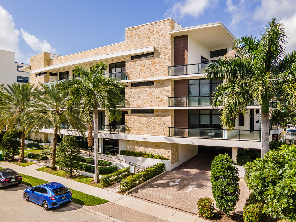 Palms on Venice in Fort Lauderdale, FL - Building Photo