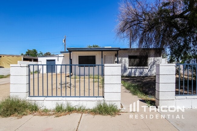 property at 7201 N 26th Ln