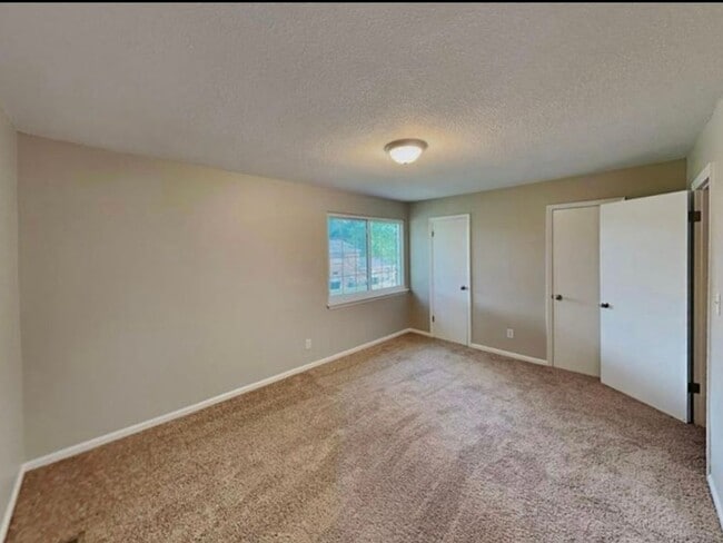 1002 Willow Dr in Chapel Hill, NC - Building Photo - Building Photo