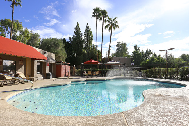 Sandstone Apartments in Mesa, AZ - Building Photo - Building Photo