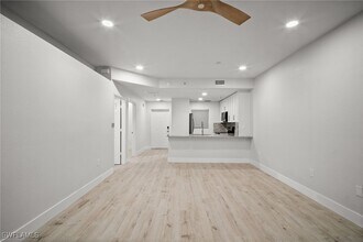 4450 Botanical Pl Cir in Naples, FL - Foto de edificio - Building Photo