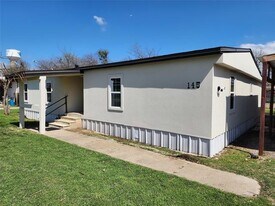 145 Lakeview Rd in Roanoke, TX - Building Photo