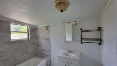 1336 Warrington Wy in Tampa, FL - Building Photo - Building Photo
