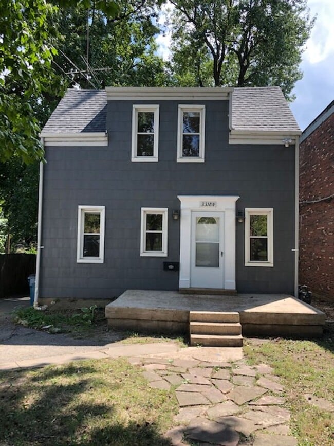 property at 3318 1/2 Greenwood Blvd