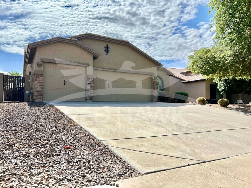 879 S Phelps Dr in Apache Junction, AZ - Building Photo