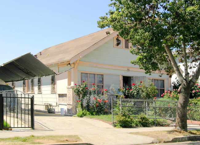 2277 Locust Ave in Long Beach, CA - Foto de edificio - Building Photo