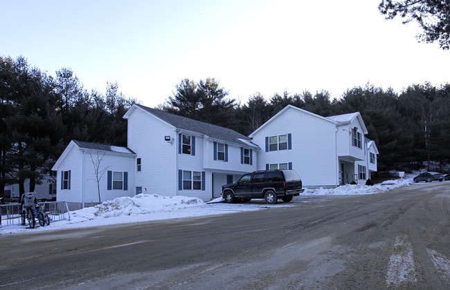 Cottage Street Apartments in Athol, MA - Foto de edificio - Building Photo