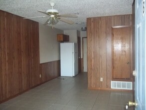 913 Dryden Ave, Unit B in Copperas Cove, TX - Foto de edificio - Building Photo